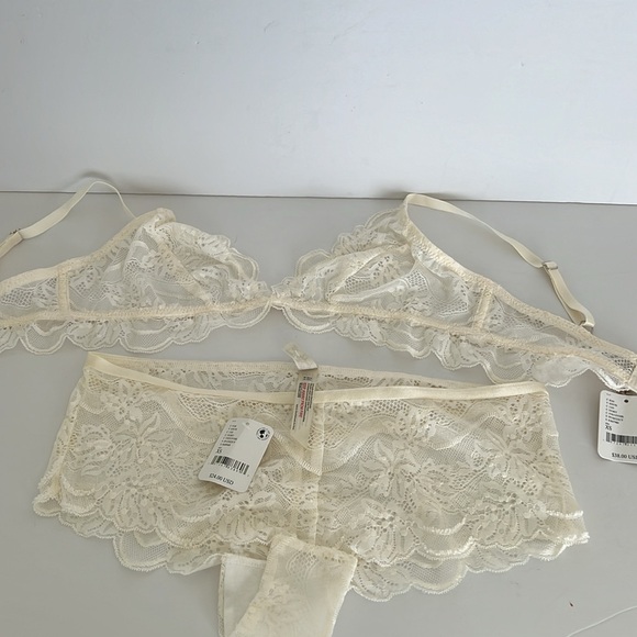 NWT Set Free People Intimately, Last Dance Lace Bralette and Brief size XSmall - Picture 5 of 7